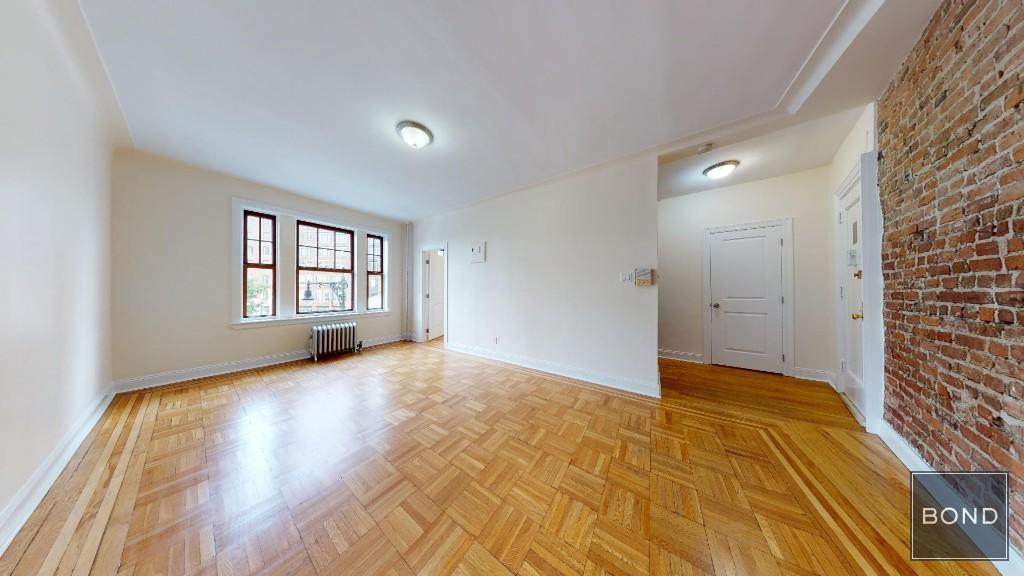 201-205 W 11th Street 3E