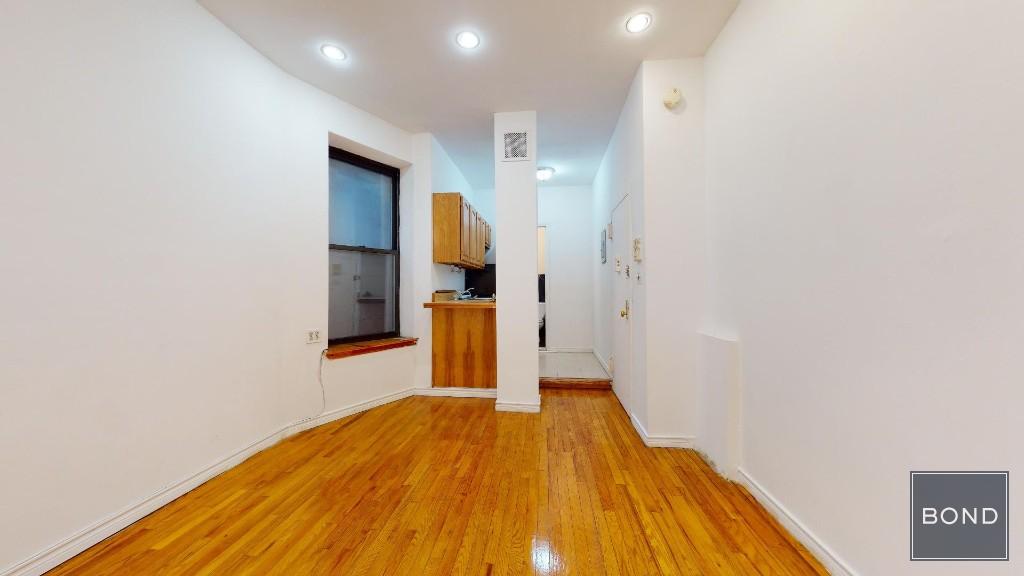 214 E 10th Street 4