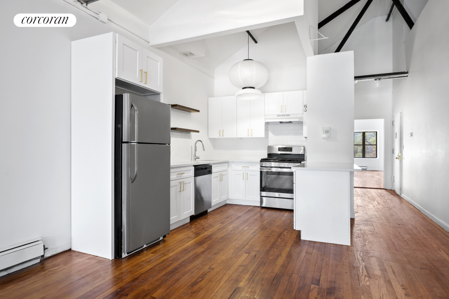 421 CLASSON Avenue 6