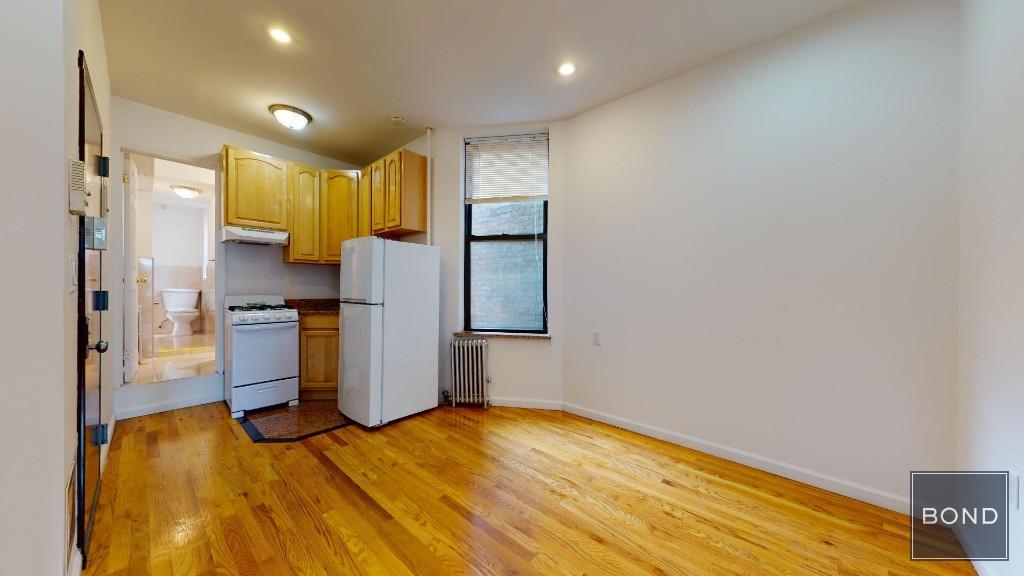 214 E 10th Street 14