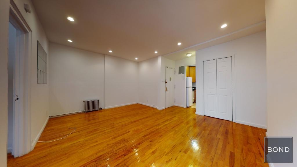 96 3rd Avenue 4R