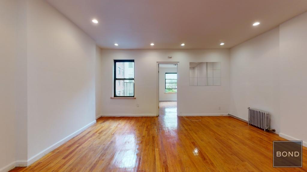 96 3rd Avenue 4R