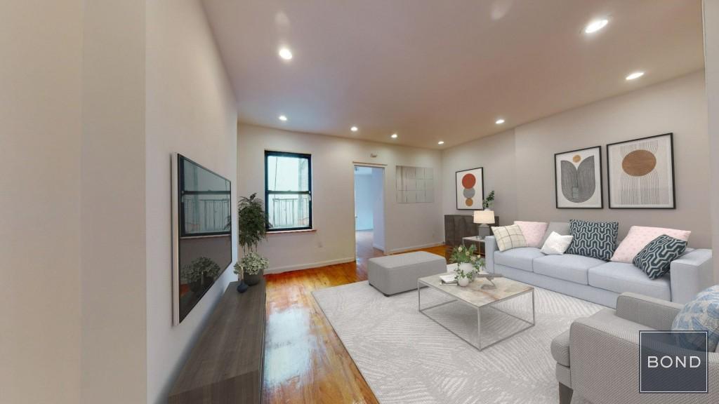 96 3rd Avenue 4R