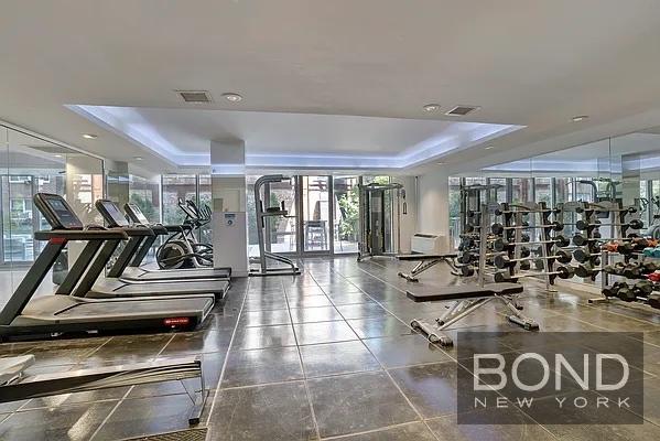 237 E 34th Street 706