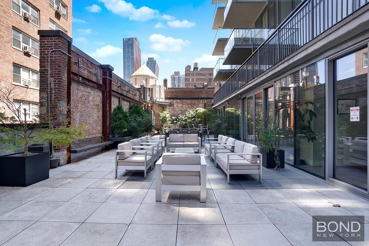 237 E 34th Street 706