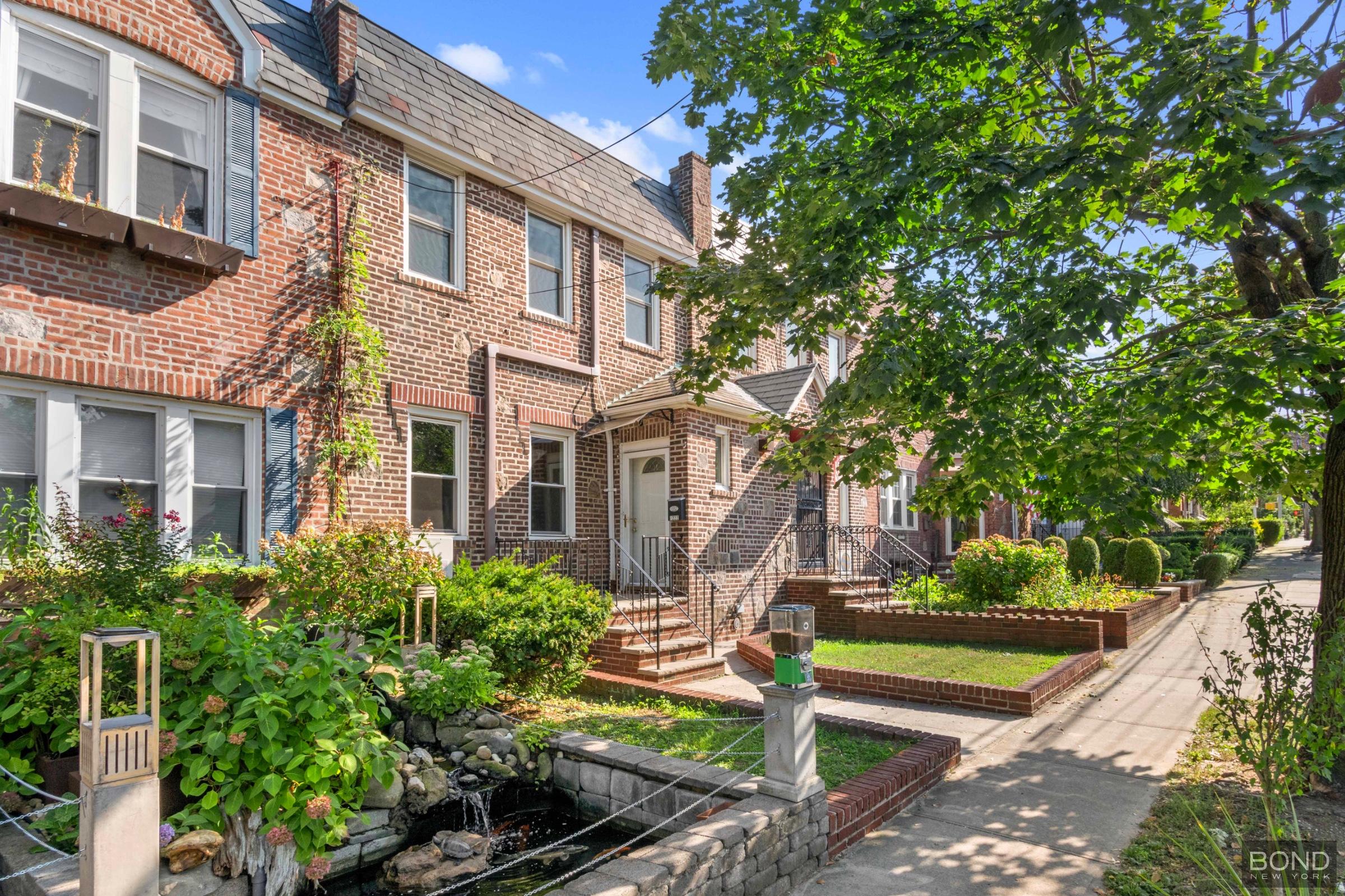 82-22 Penelope Avenue