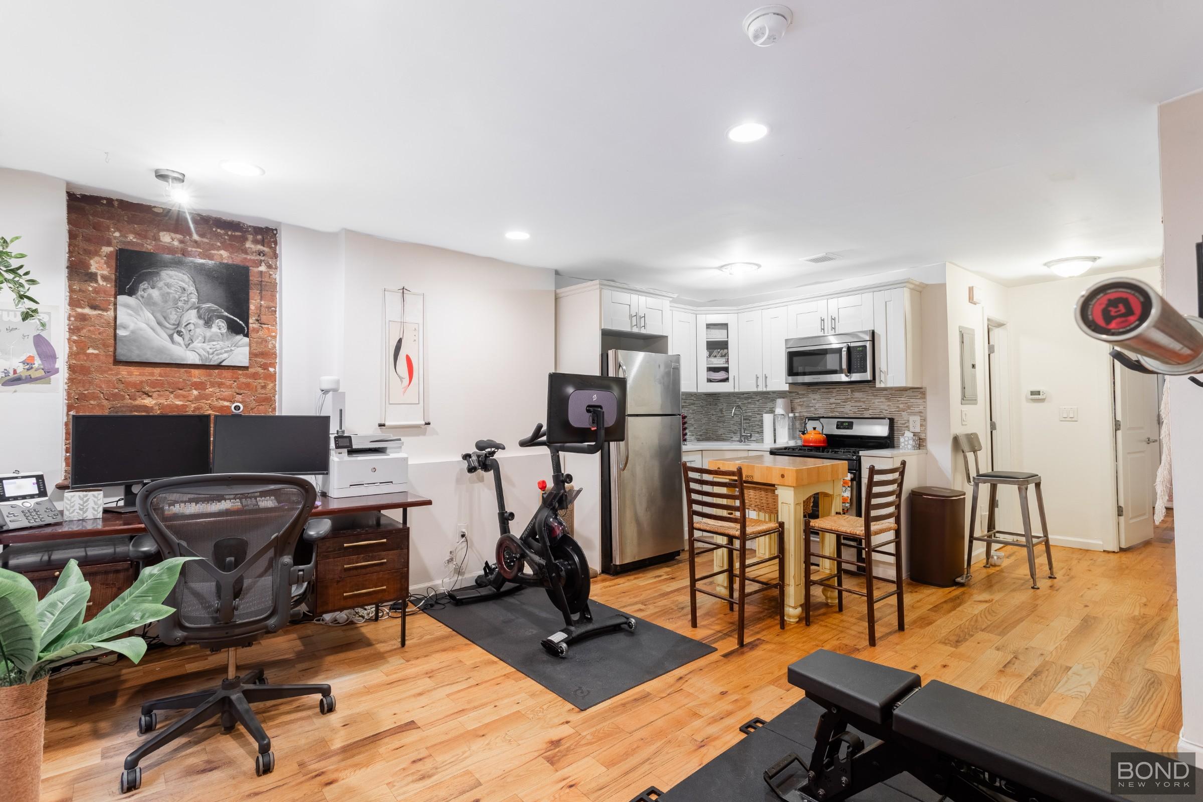 403 Monroe Street 1