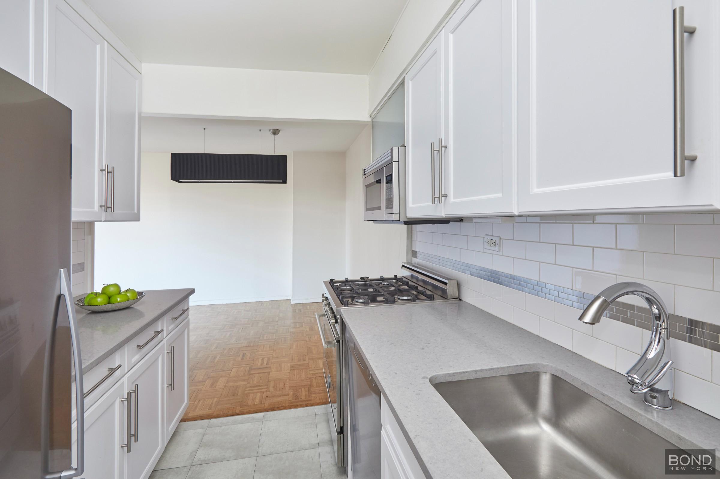 1601 3rd Avenue 9G