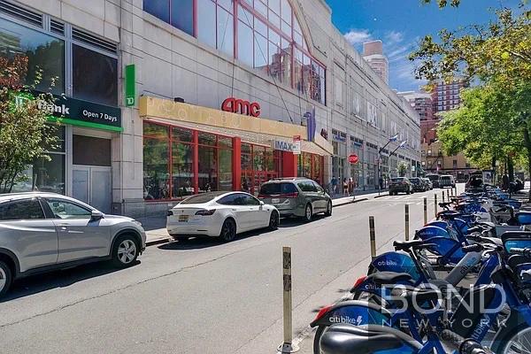 237 E 34th Street 1802