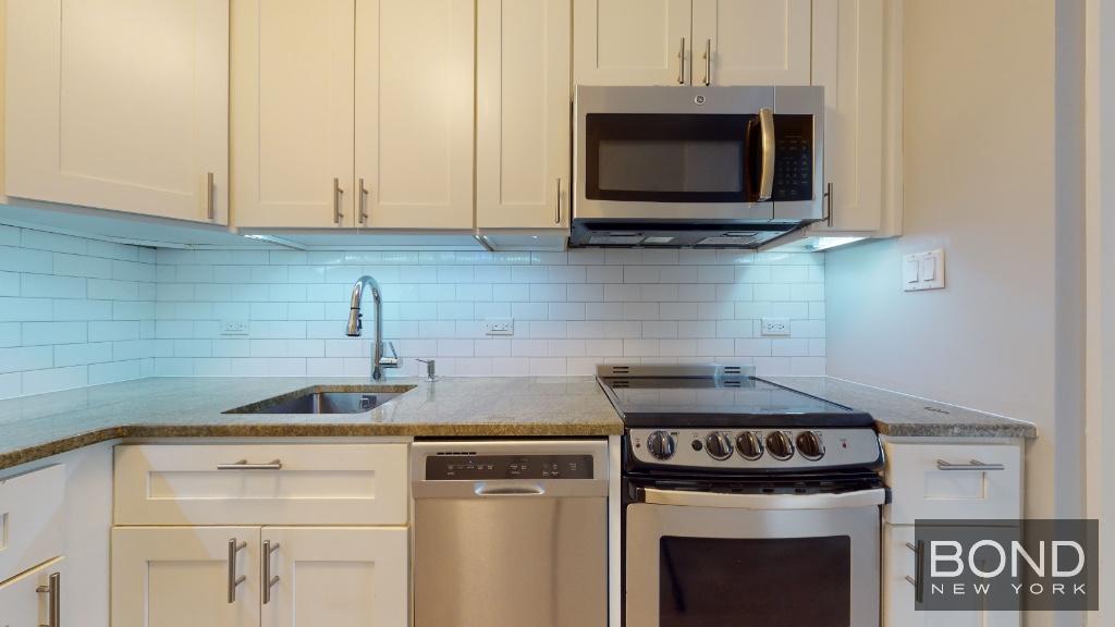 237 E 34th Street 1802