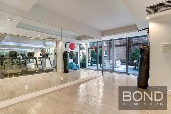 237 E 34th Street 1802