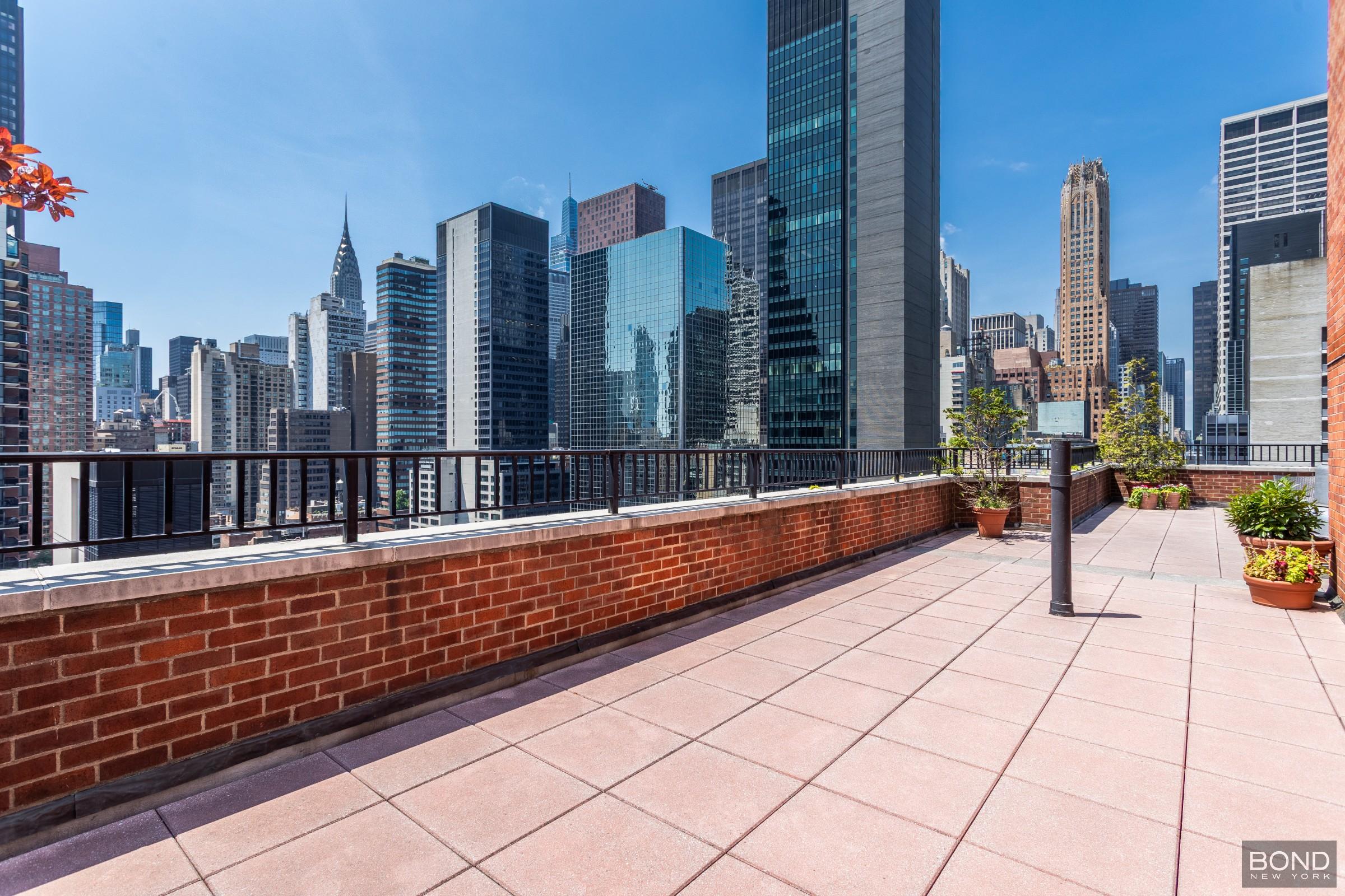 251 E 51st Street 19N