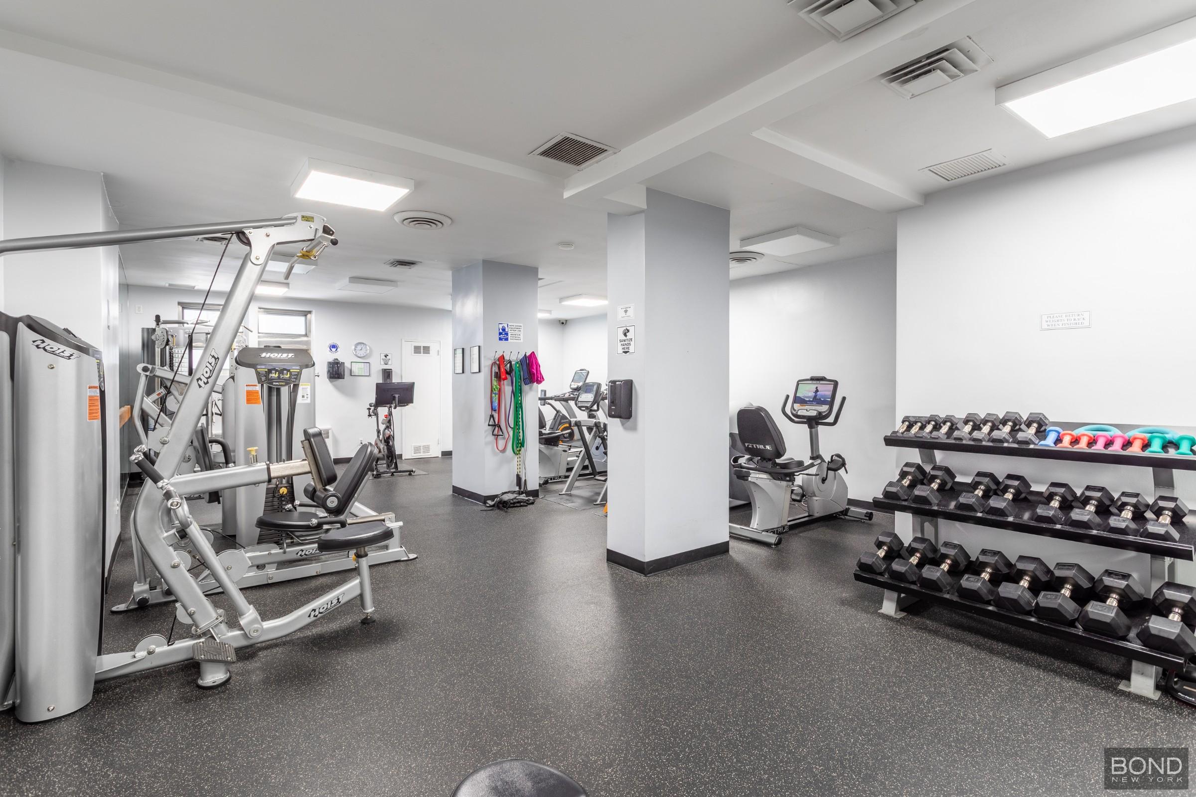 251 E 51st Street 19N