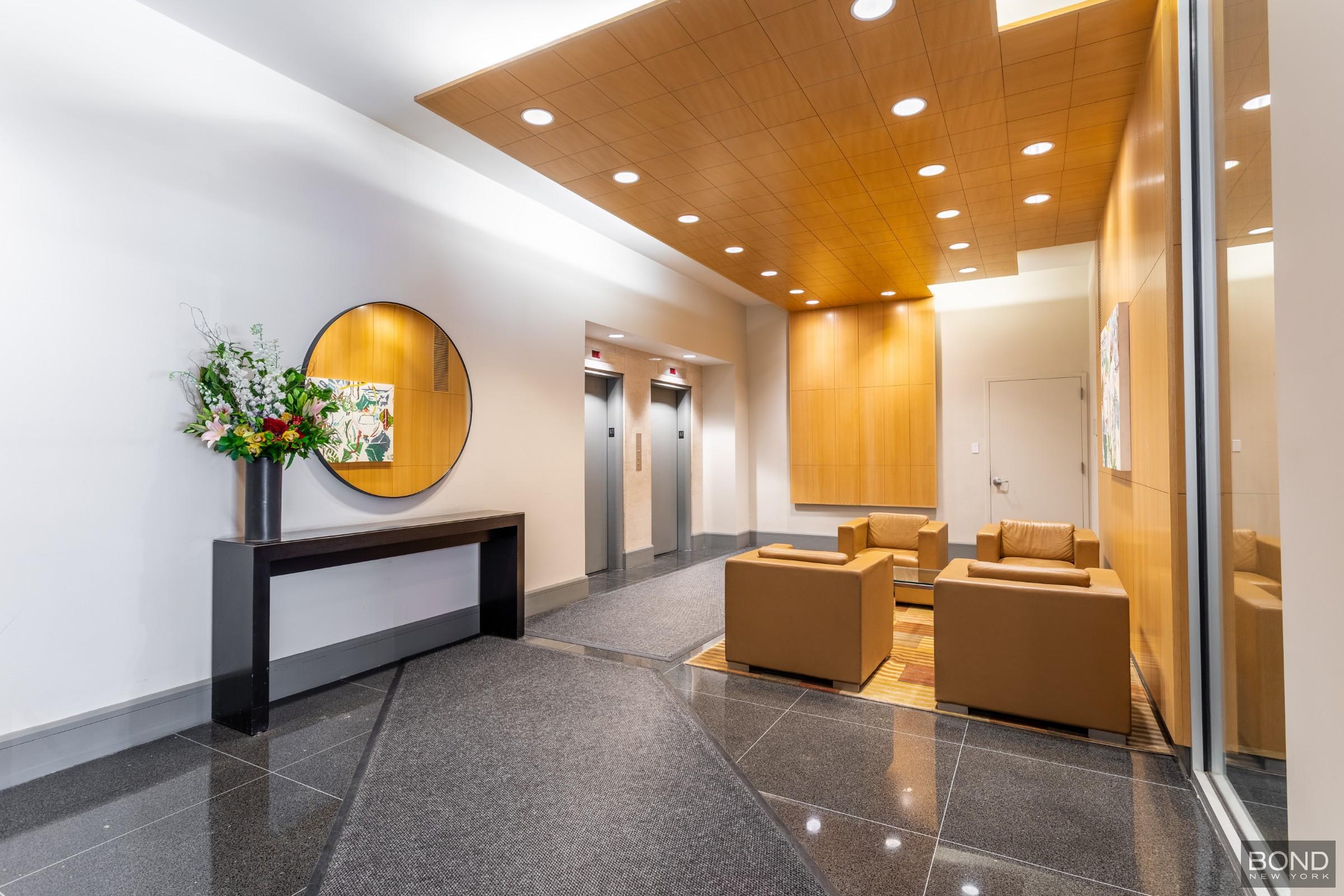 251 E 51st Street 19N