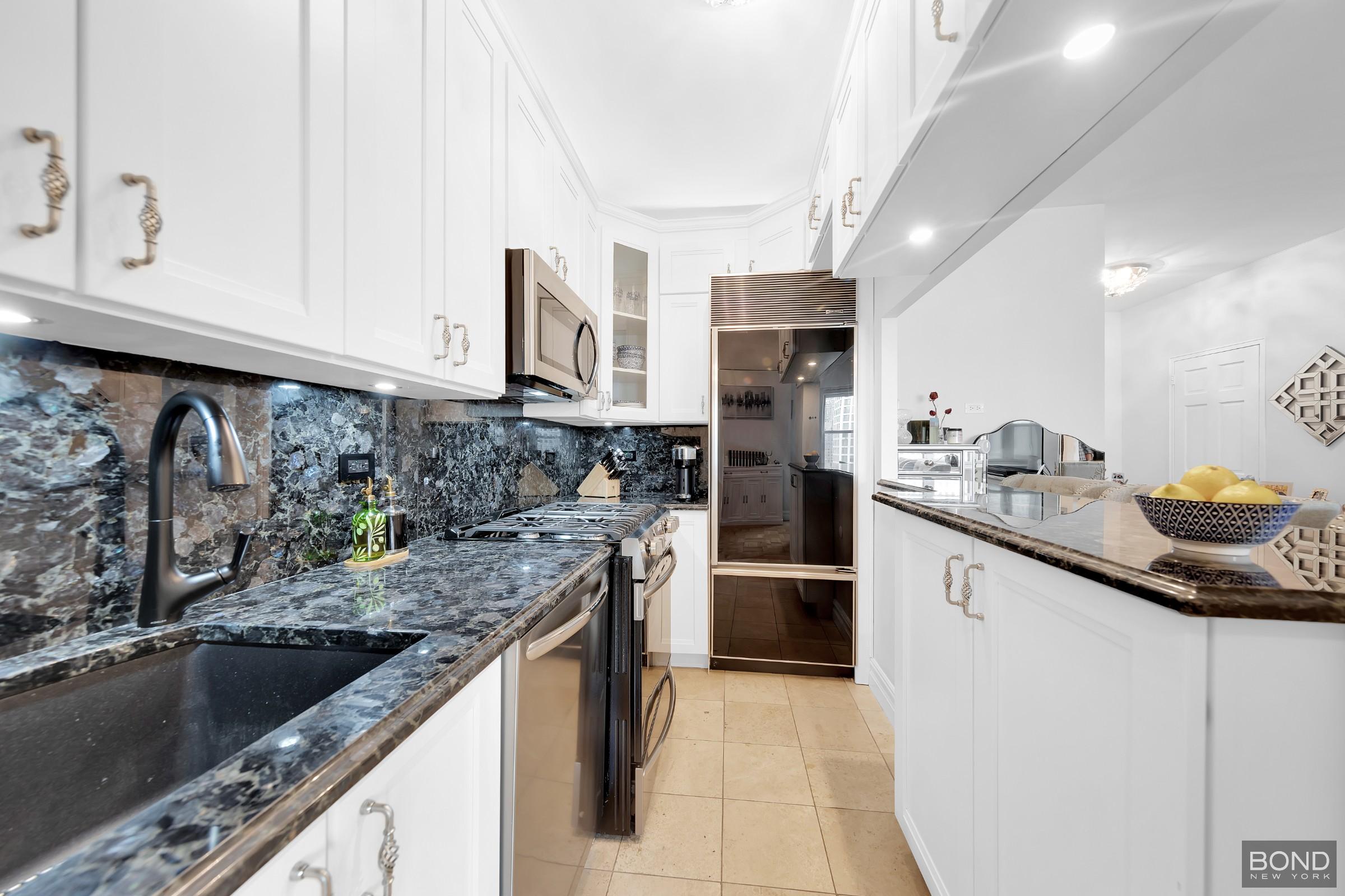 251 E 51st Street 19N