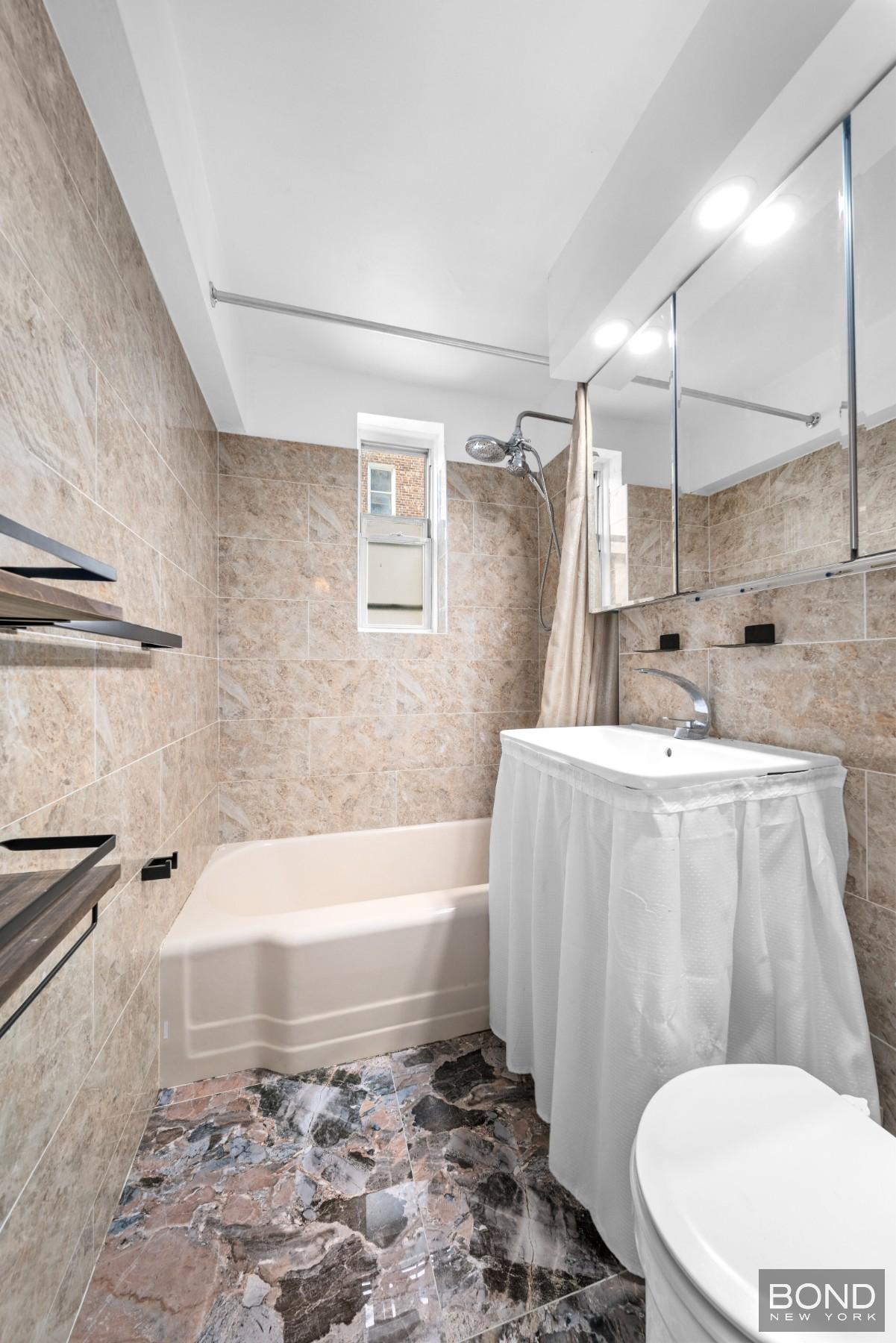 1350 E 5th Street 1H