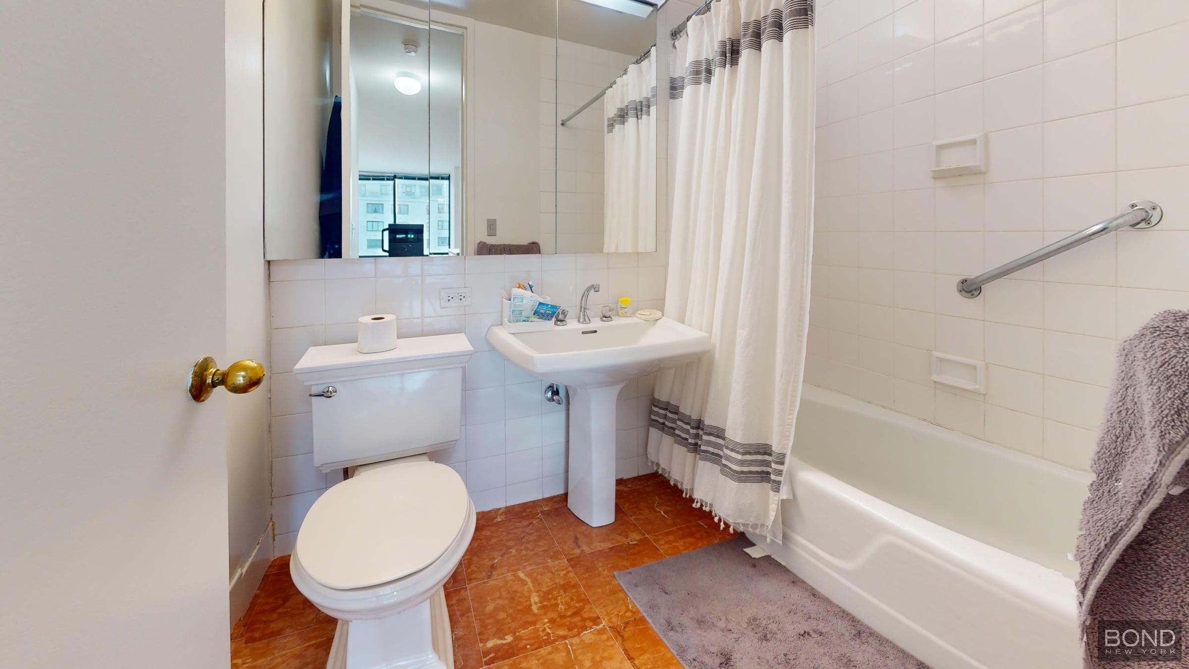 525 E 72nd Street 15G