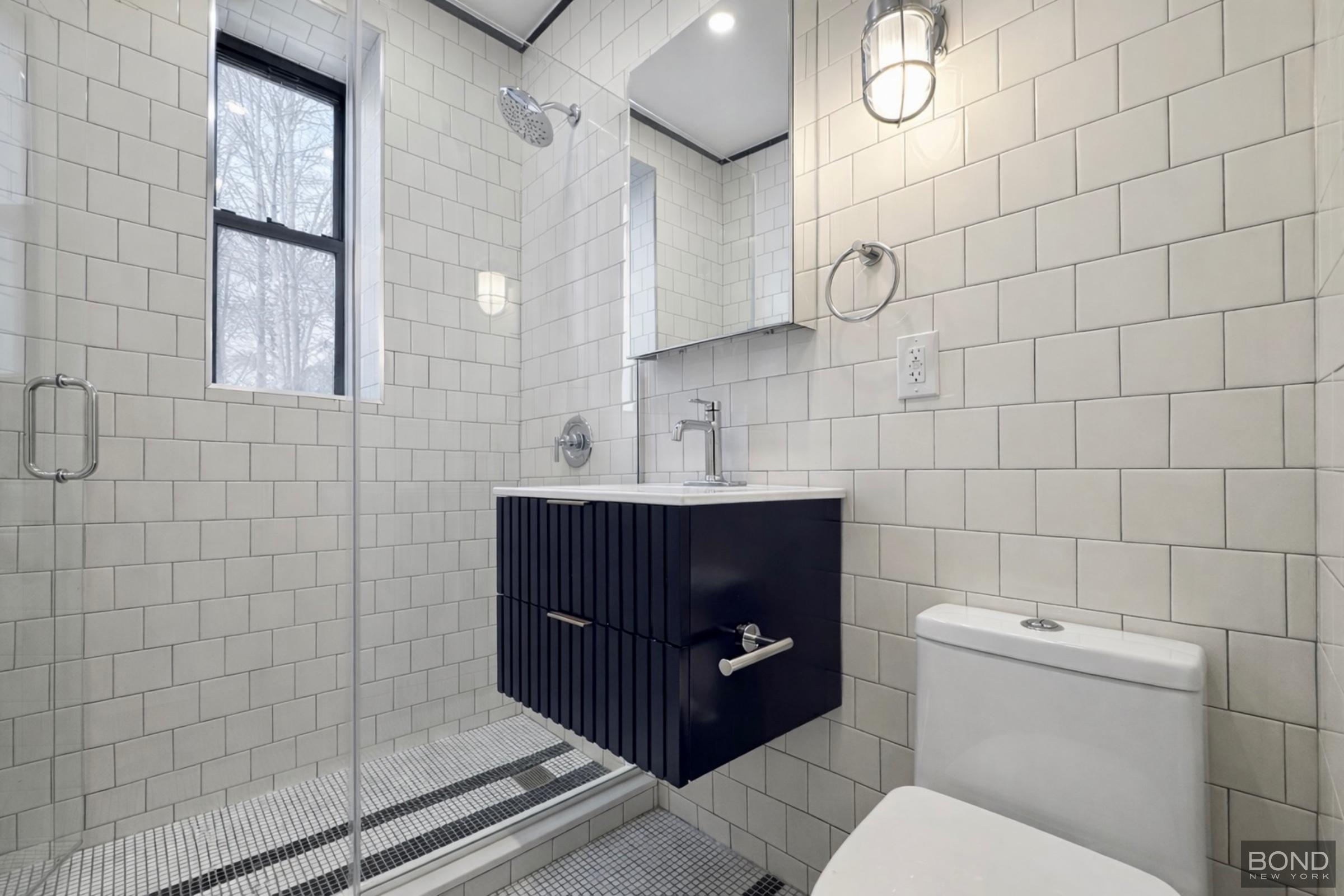 1031 Lorimer Street 2