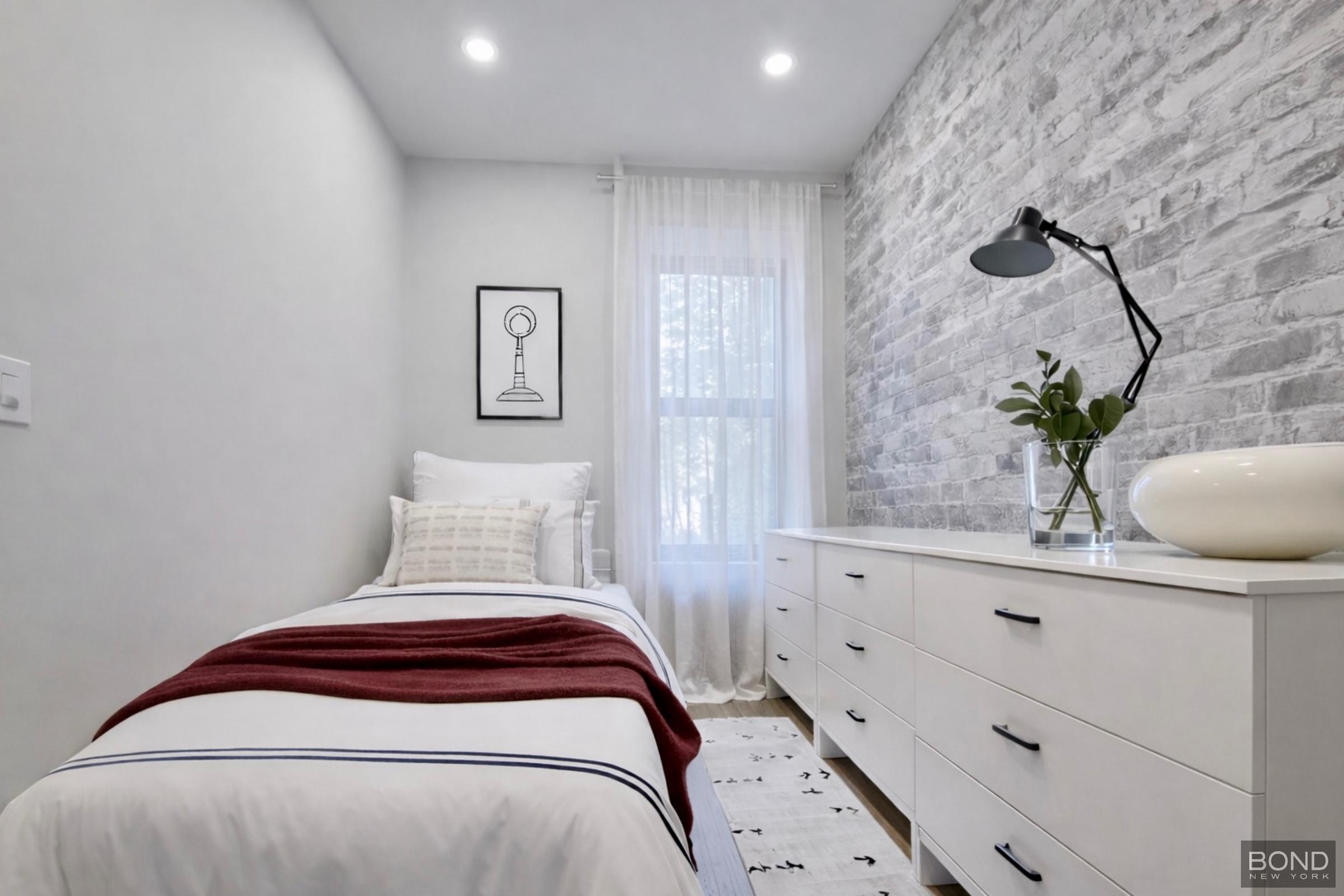 1031 Lorimer Street 2