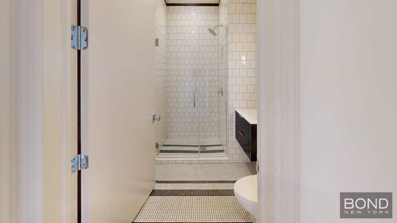 1031 Lorimer Street 2