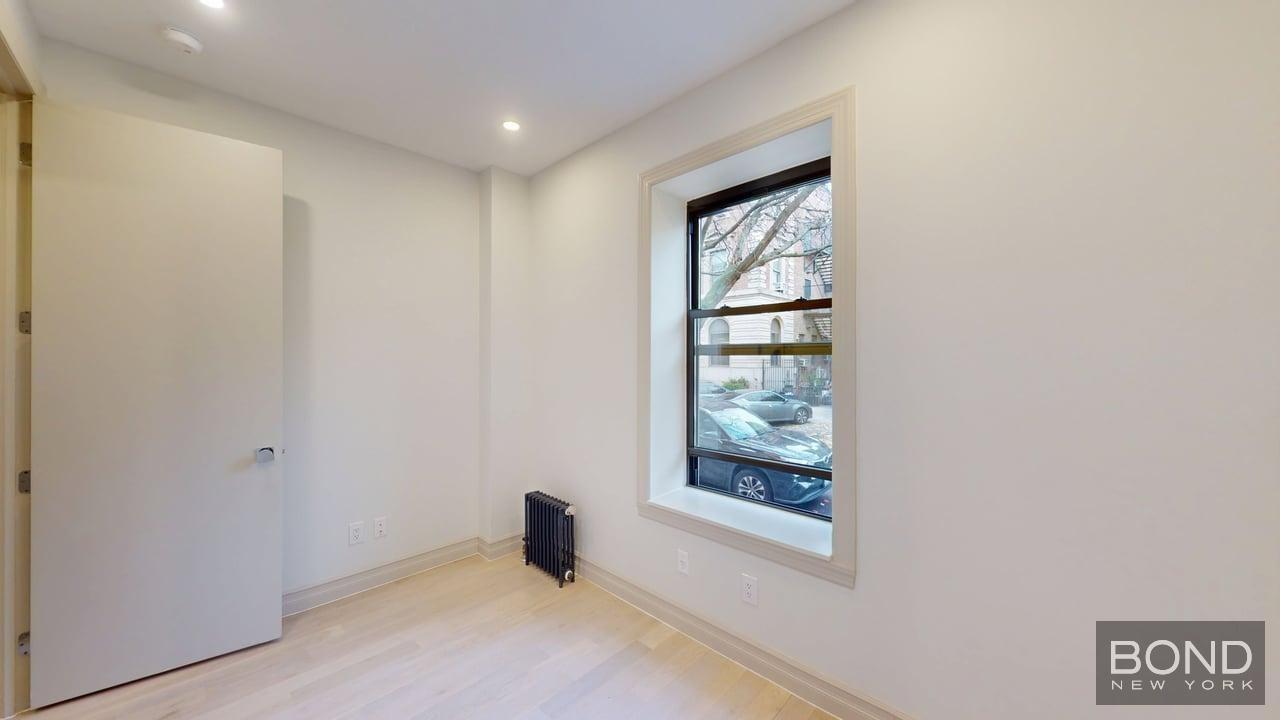 1031 Lorimer Street 2