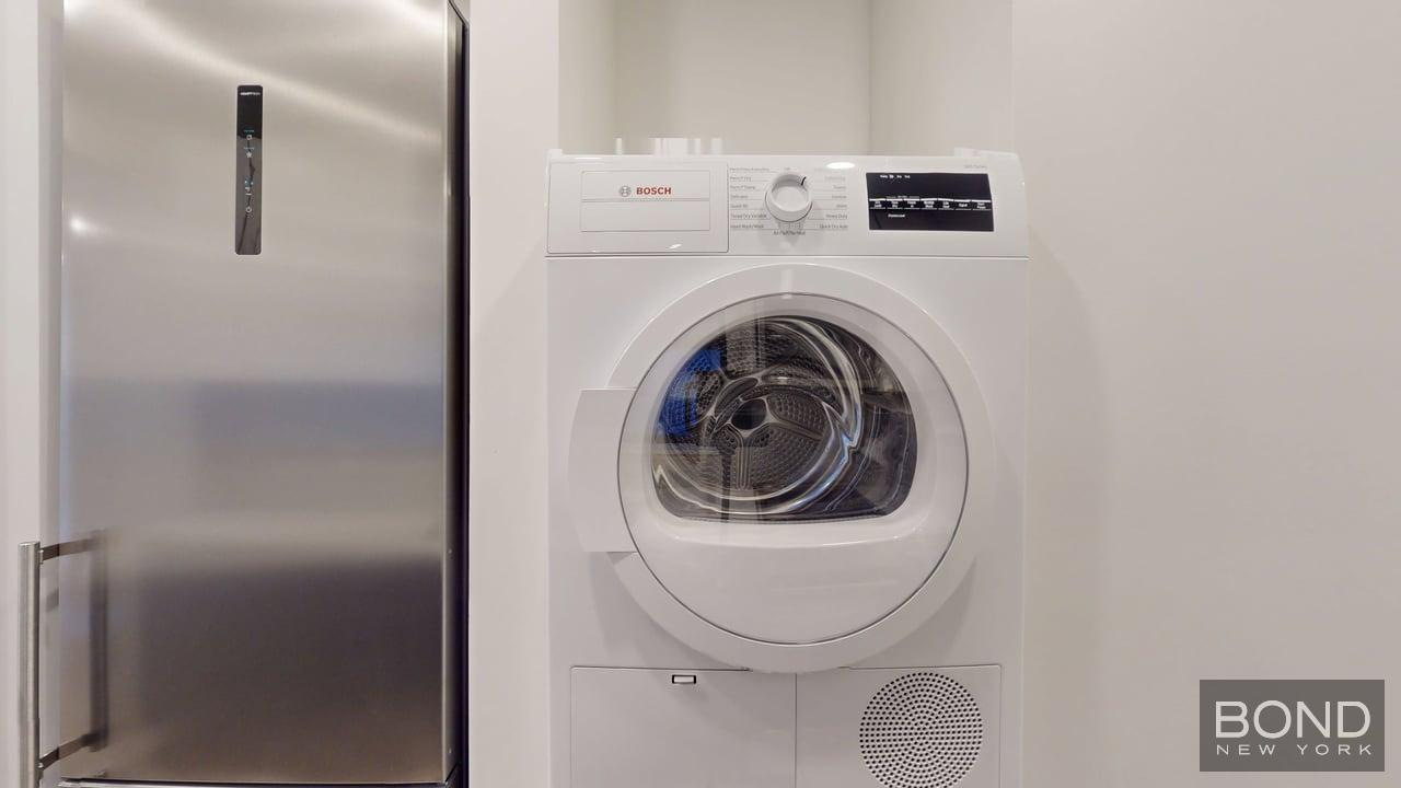 1031 Lorimer Street 2