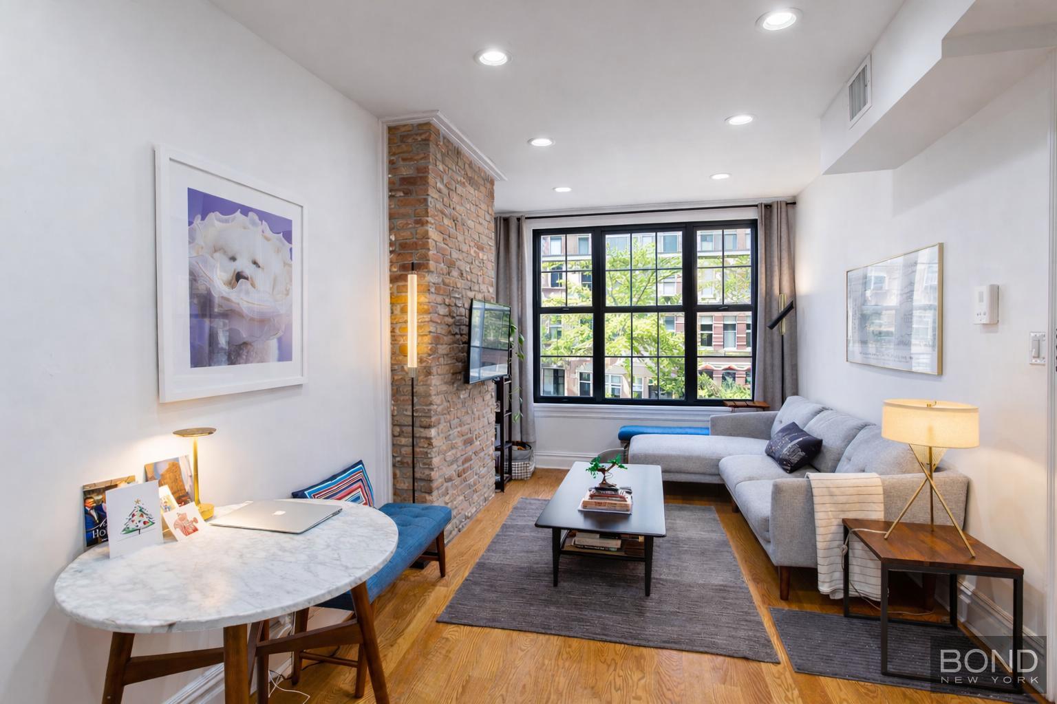 1868 Linden Street TWNHS