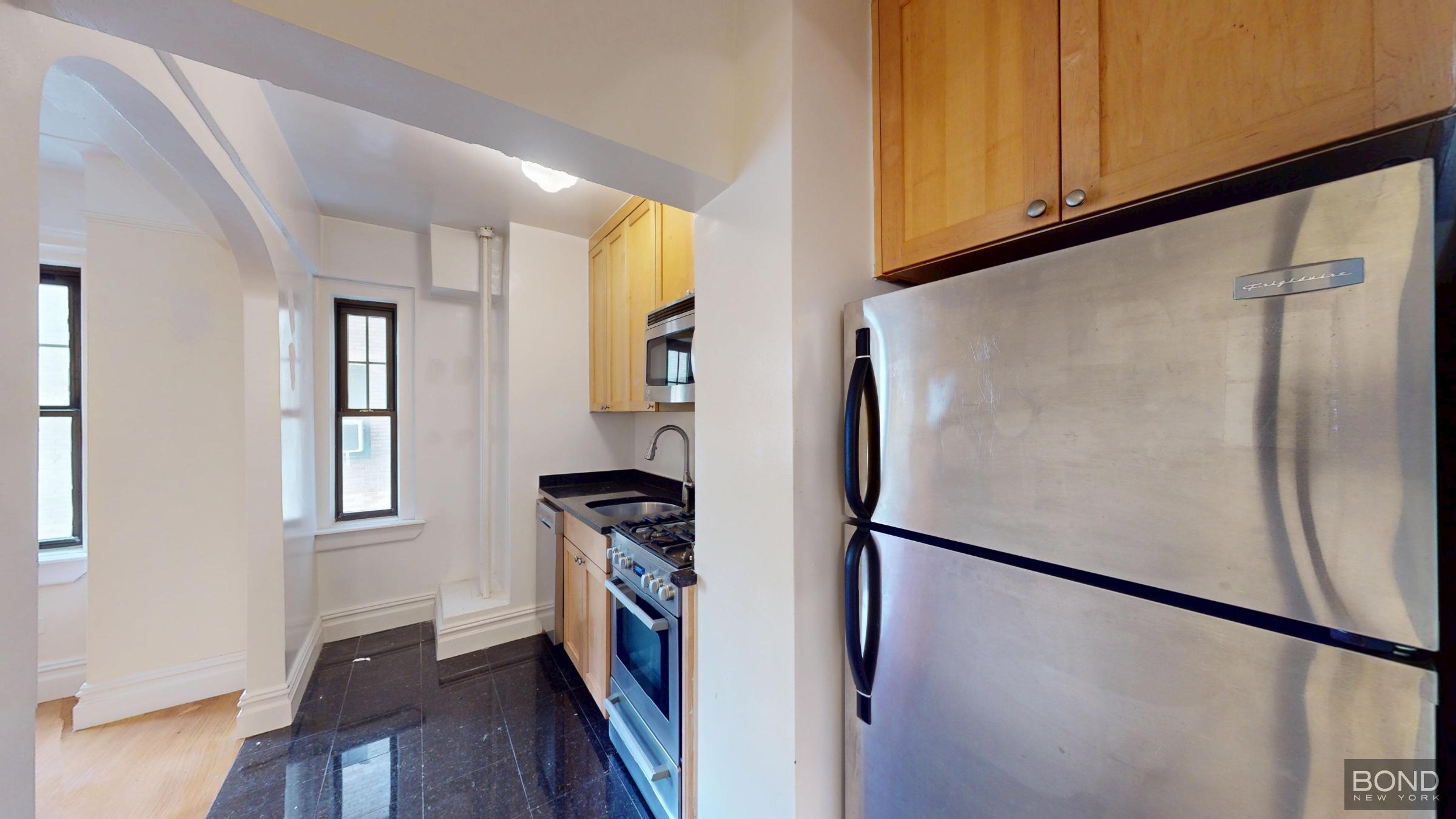 95 Christopher Street 6j
