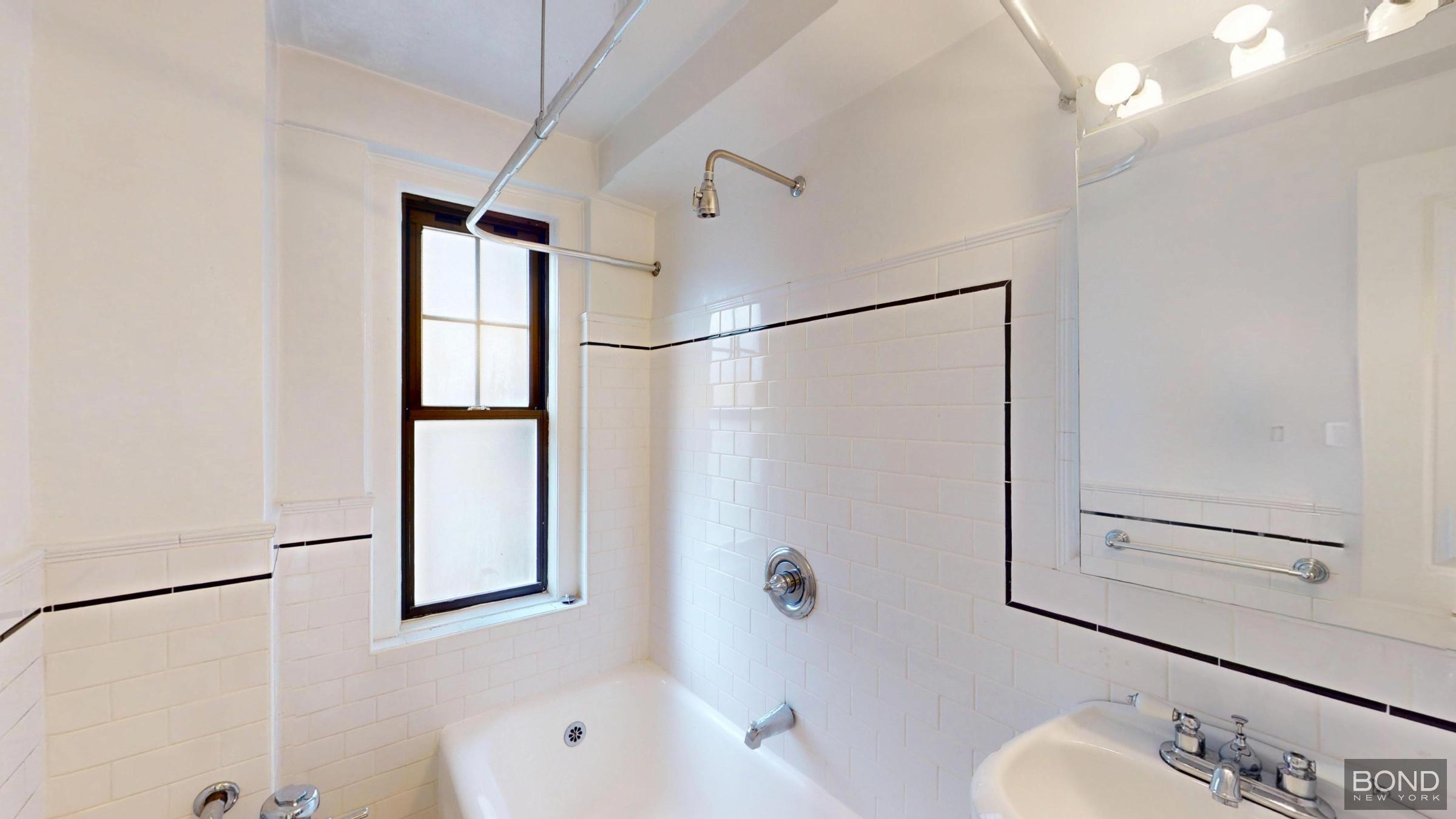 95 Christopher Street 6j