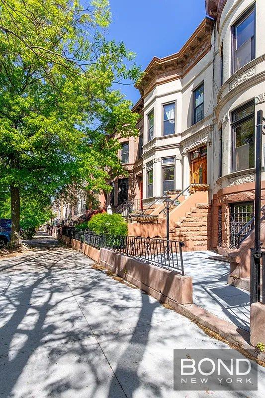 1137 Park Place