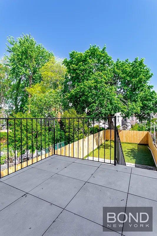 1137 Park Place