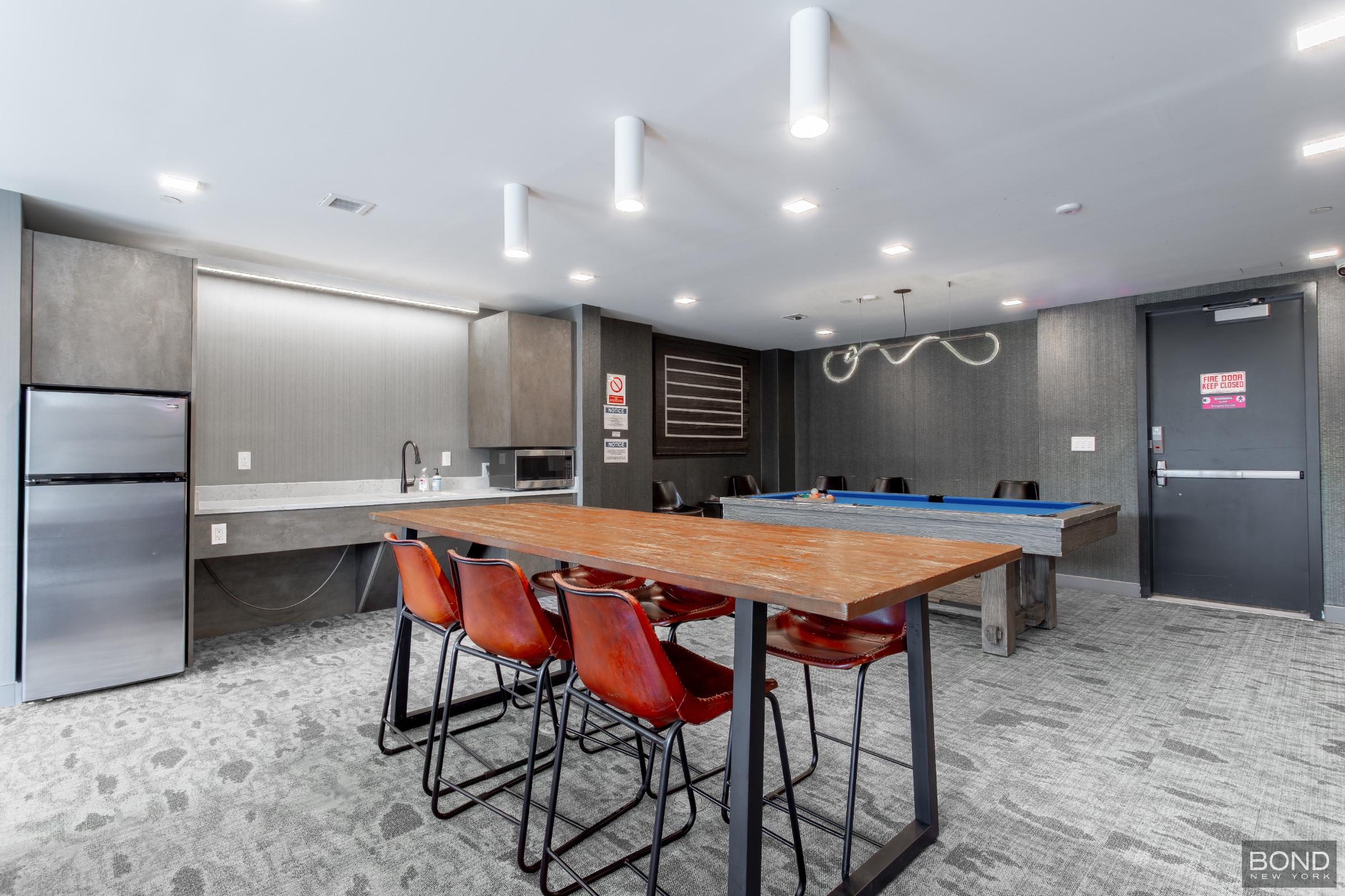 144-74 Northern Boulevard 8E