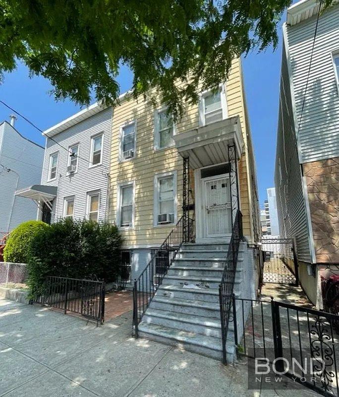 32-11 38th Avenue TWNH