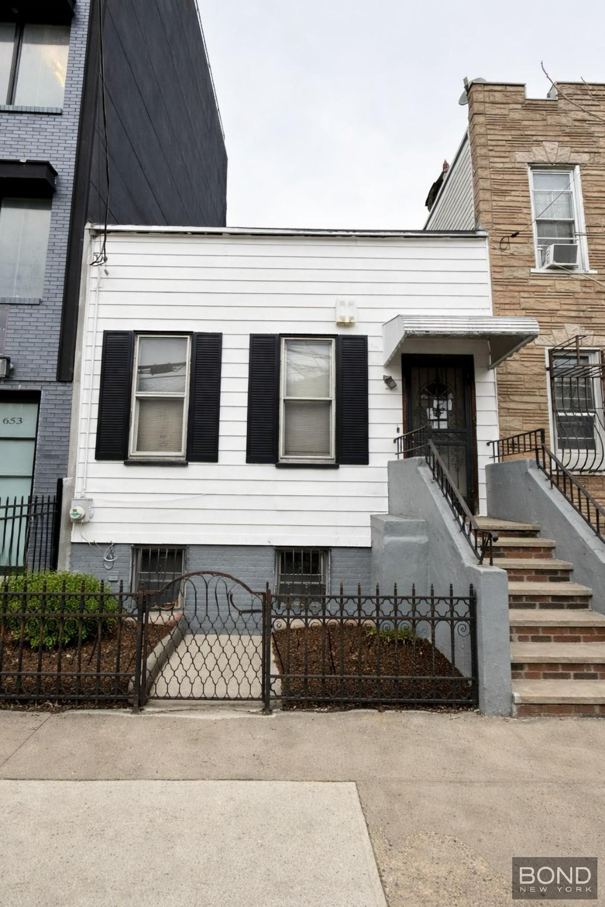 655 Maple Street
