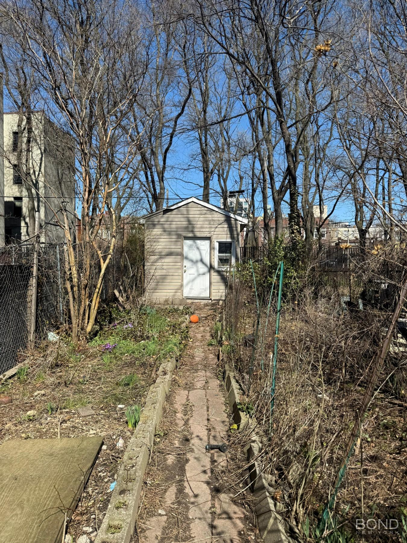 655 Maple Street