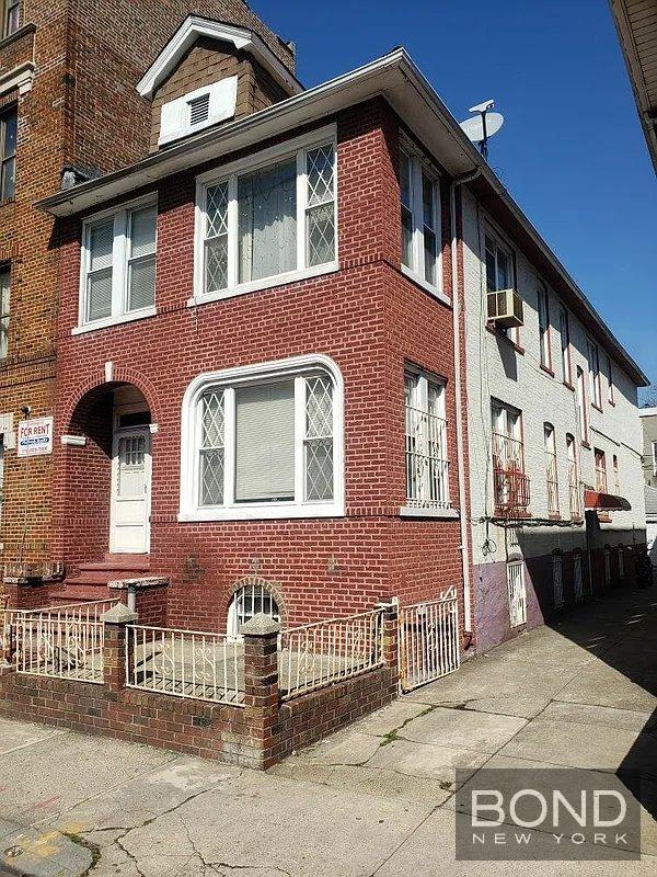 135 E 92nd Street 2 Family