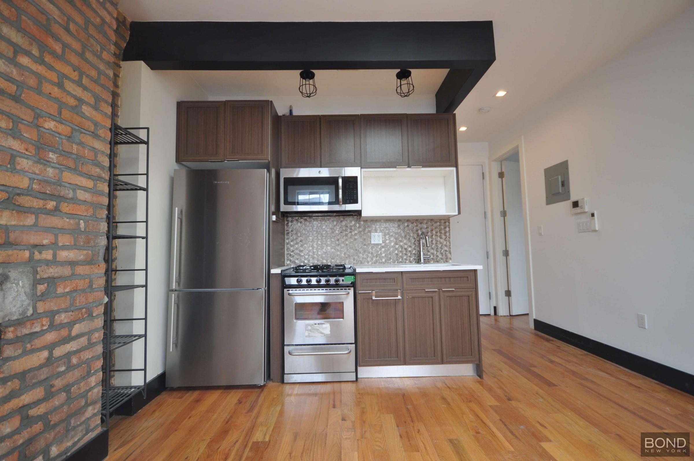 298 Humboldt Street 2R