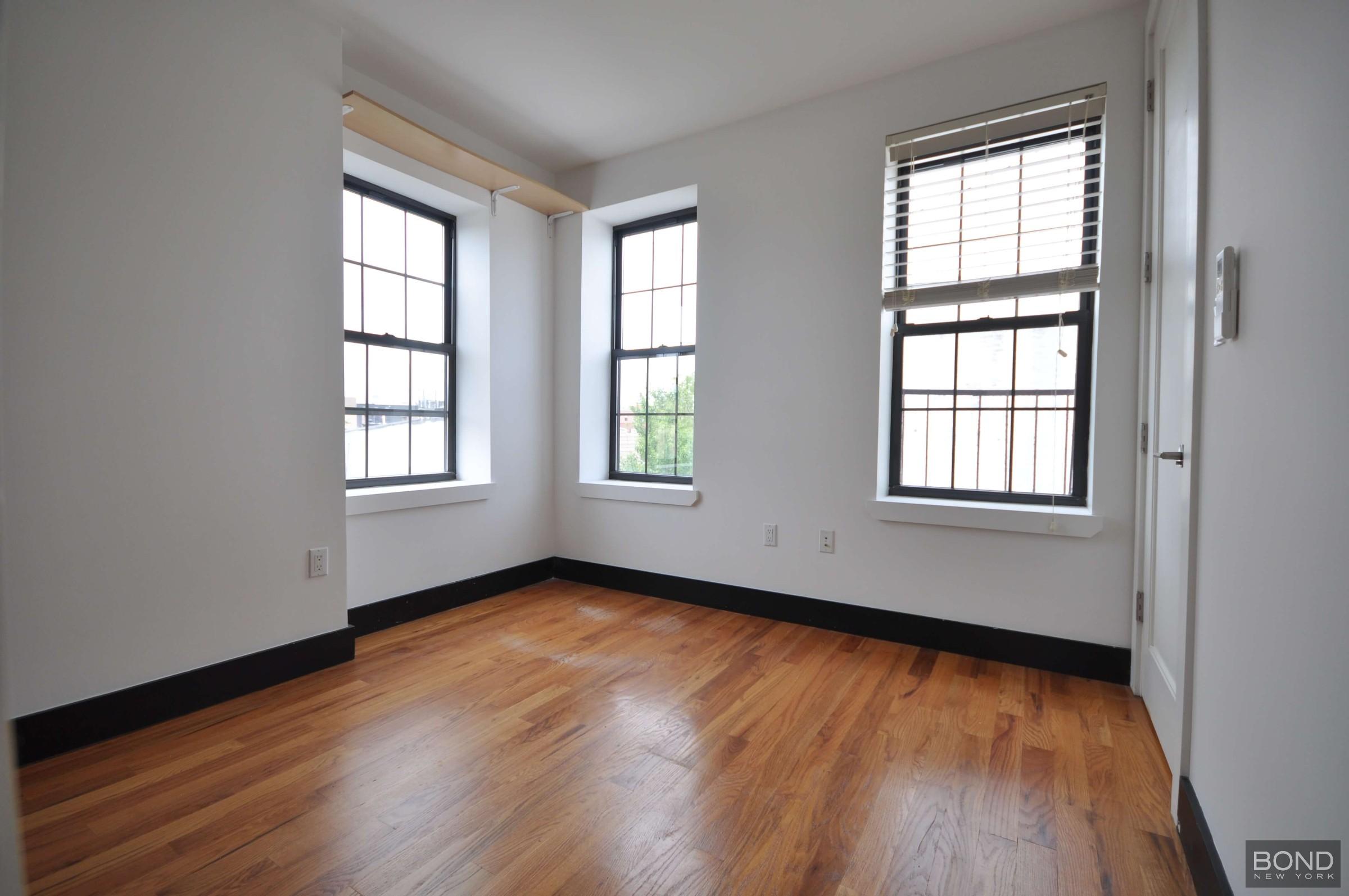 298 Humboldt Street 2R