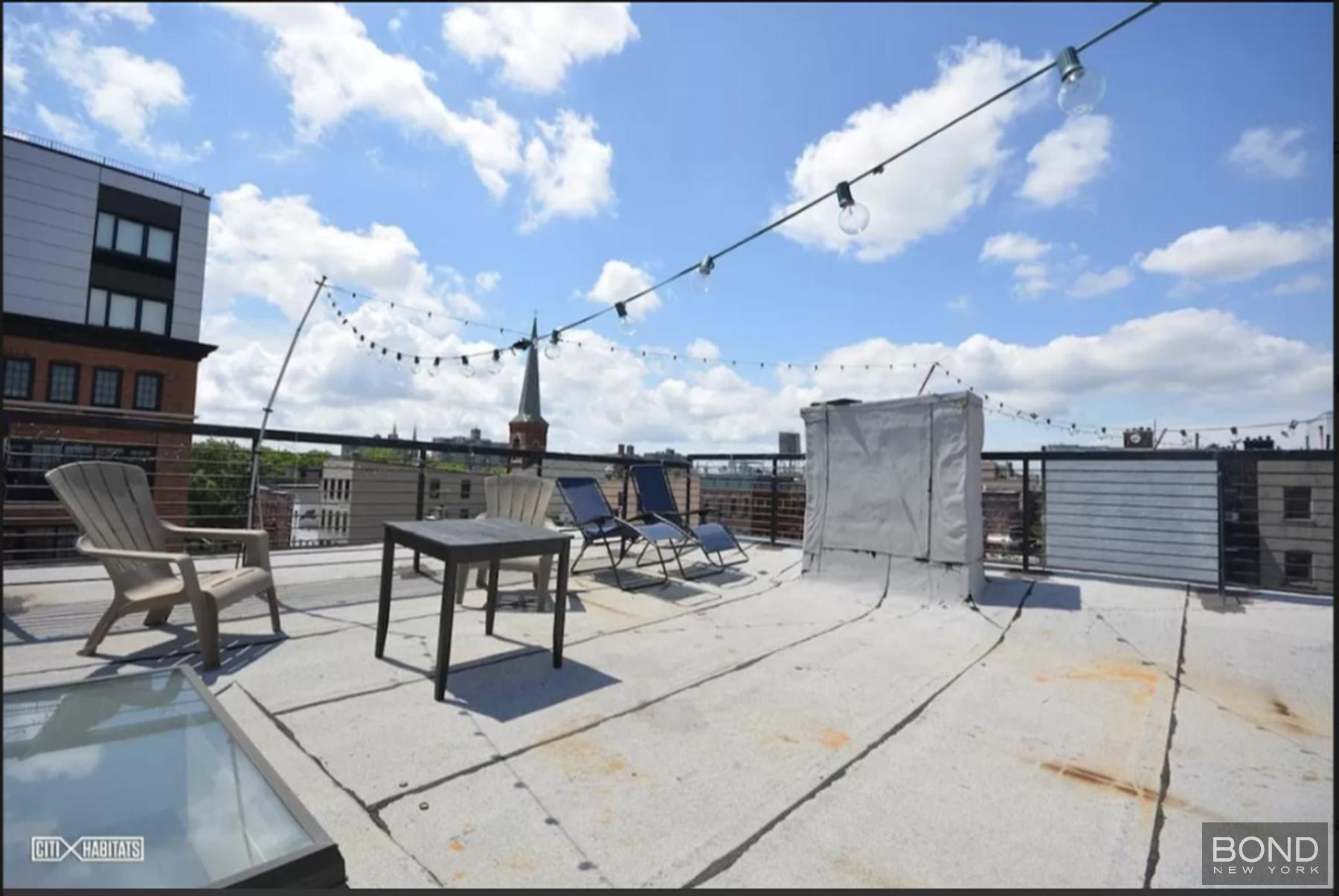 298 Humboldt Street 2R