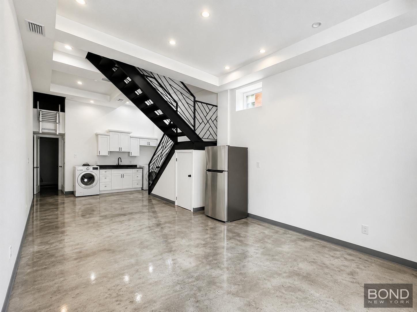 926 E 99th Street