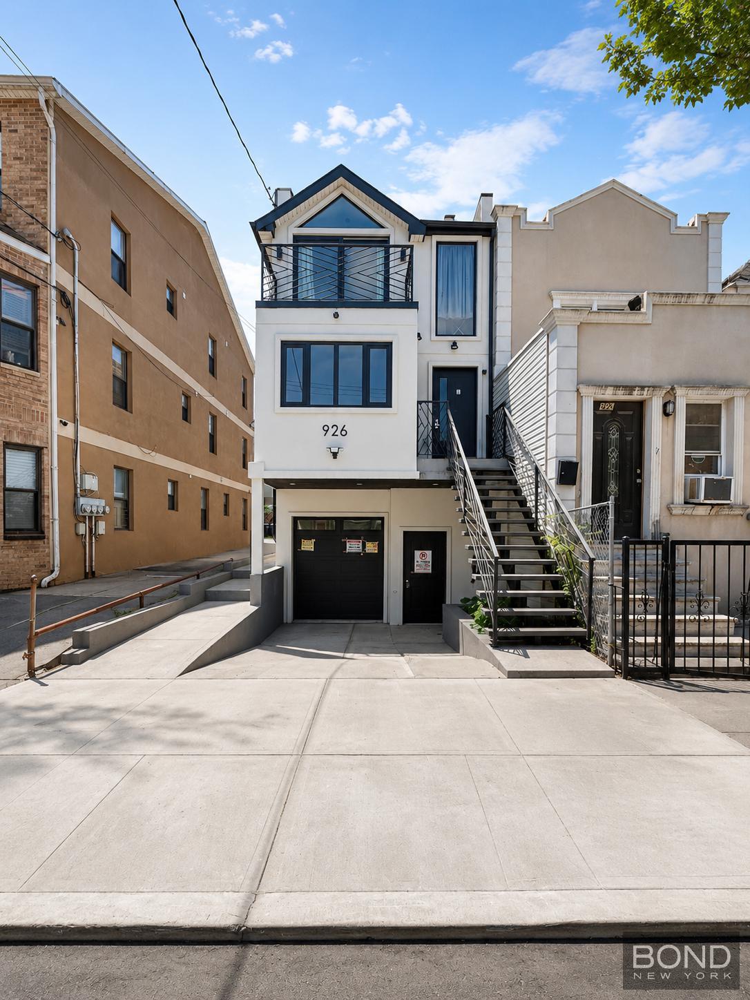 926 E 99th Street