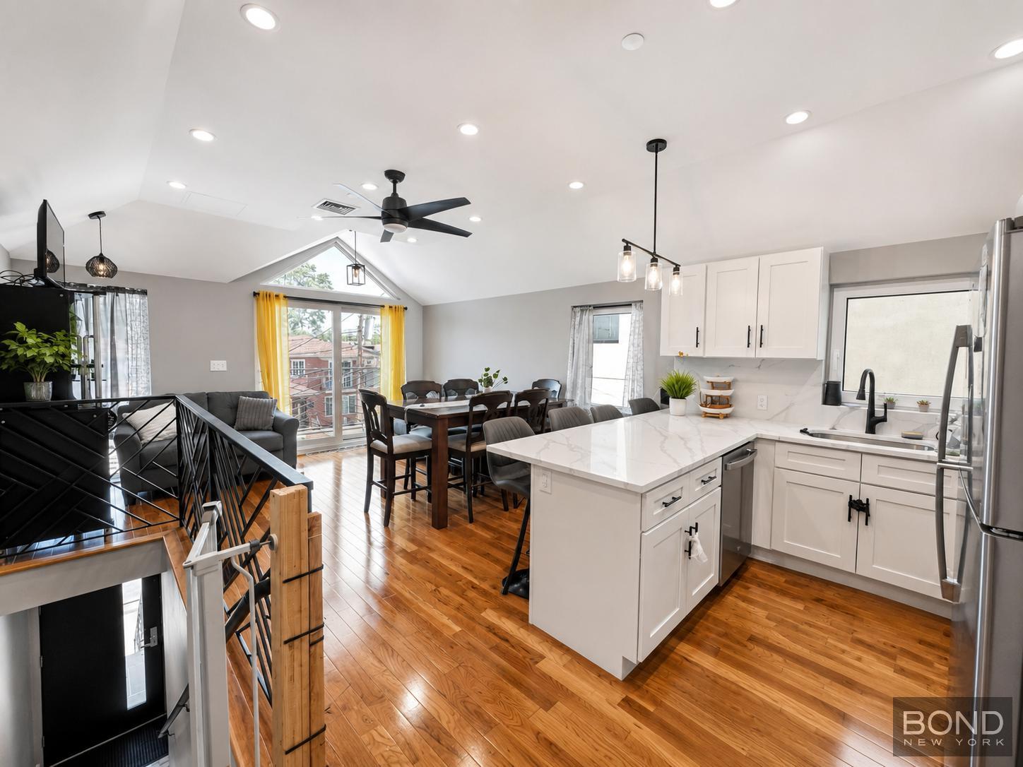 926 E 99th Street