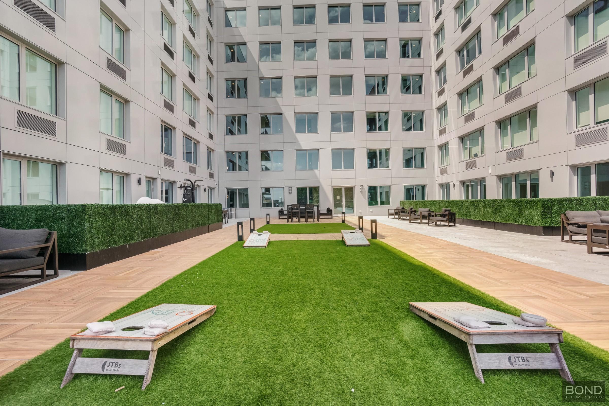 178-02 Hillside Avenue 521
