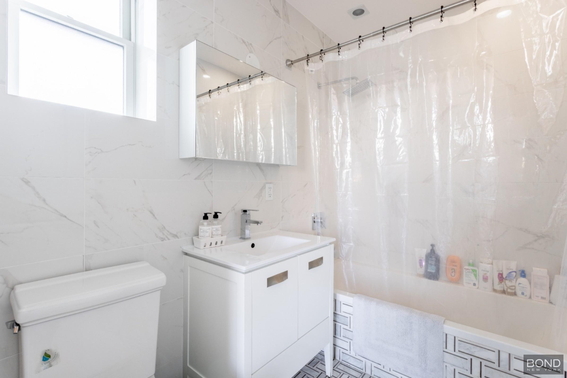 543 Avenue PH
