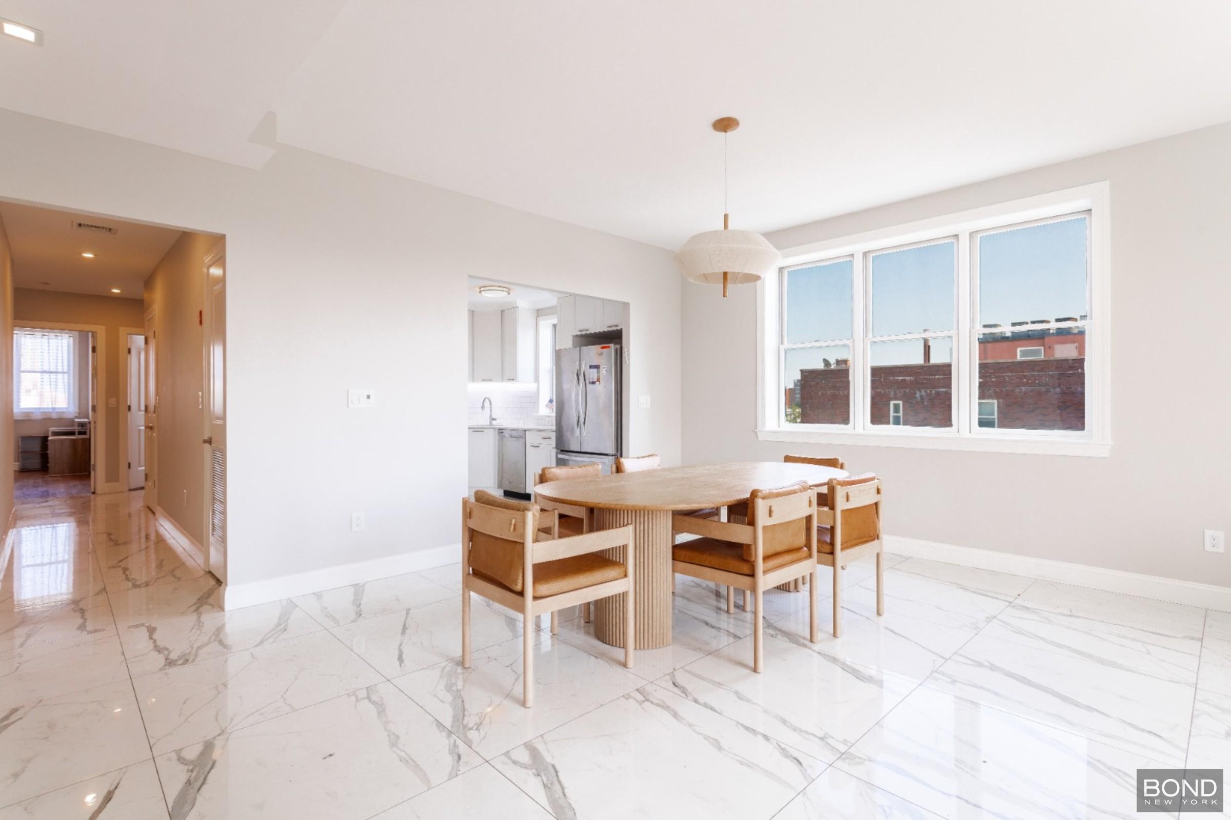 543 Avenue PH