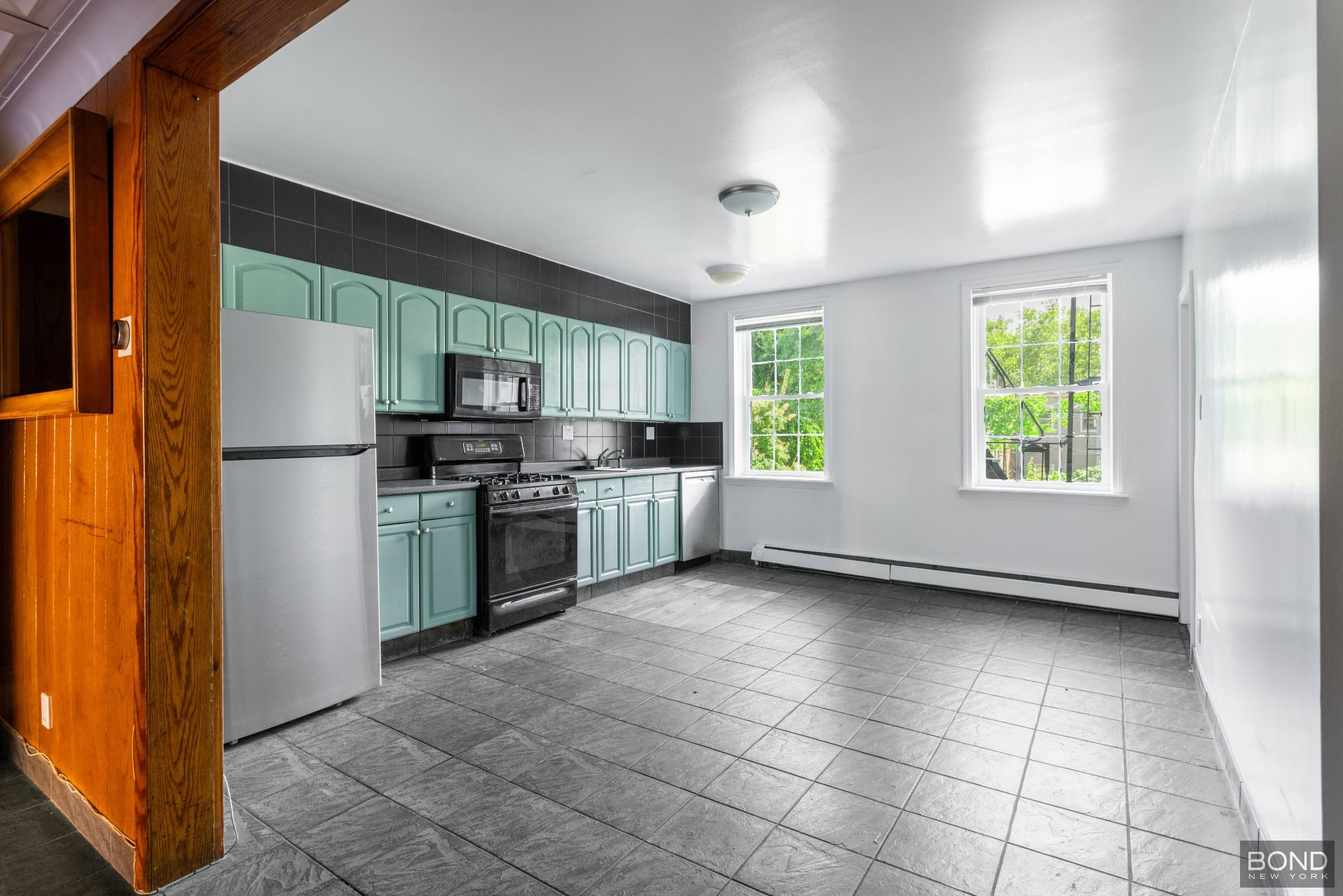 662 Metropolitan Avenue 2