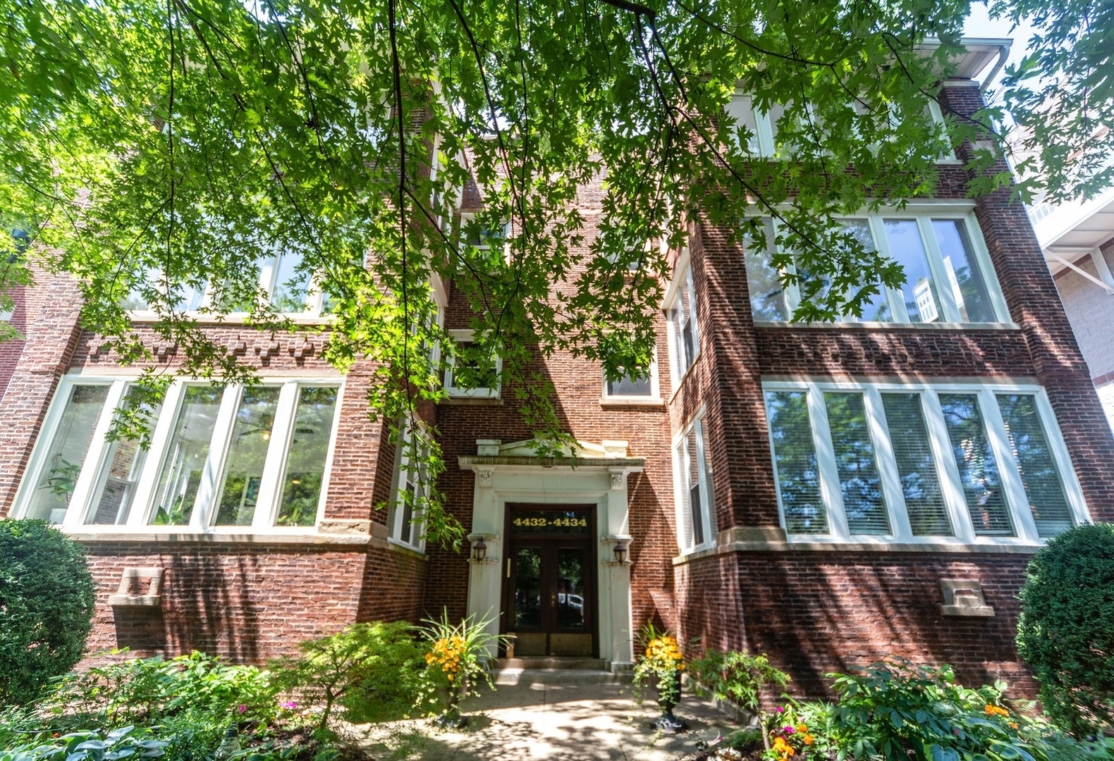 4432 N Racine Avenue Unit: 2S