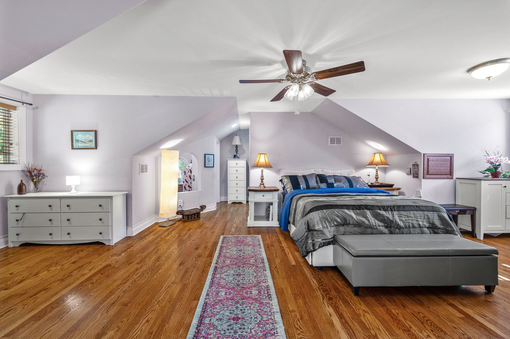 6658 N Fairfield Avenue