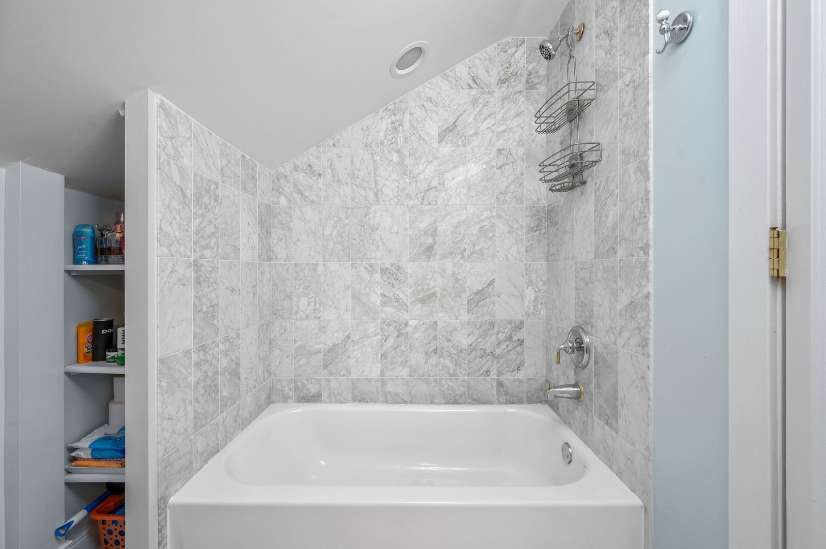 6658 N Fairfield Avenue