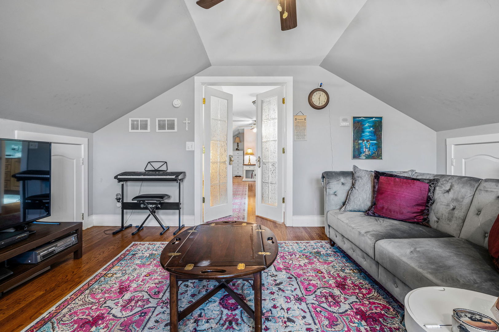 6658 N Fairfield Avenue